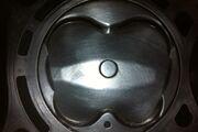 Picture 11 - Yamaha R1 cross plain crank Big Bang race track road bike motorbike