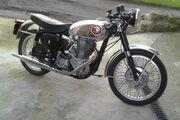 Picture 2 - BSA Goldstar DBD 34 motorbike