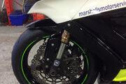 Picture 8 - Kawasaki ZX10R race track bike motorbike
