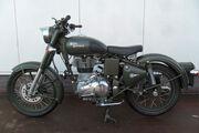 Picture 9 - Royal Enfield Classic 500 in Battle Green motorbike