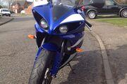 Picture 4 - Yamaha YZF R1 2011 motorbike