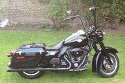 Picture 2 - Harley-Davidson Police Road King 2010 motorbike