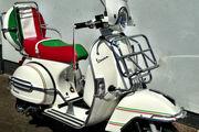 Picture 3 - Vespa PX 125 Italian job special motorbike