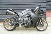 Yamaha R1 LOW MILEAGE. IN Black AND GOLD for sale