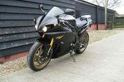 Picture 4 - Yamaha R1 low mileage in black and gold motorbike