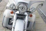 Picture 3 - Harley-Davidson CVO FLHTCSE2 Electra Glide motorbike