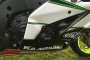 Picture 10 - Kawasaki ZX10R 2011 road/race bike with lots of extras motorbike