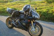 Picture 3 - Yamaha R1 SP Limited Edition, 980 Miles, Akrapovic, Ohlins, Marchesini motorbike