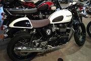 Picture 2 - Triumph Thruxton 900 Ace Cafe Special Edition motorbike
