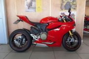 Picture 7 - 2014 Ducati 1199S Panigale in red motorbike