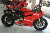 Ducati 1199R Panigale sports bike, 89 miles Mint, Termis, Carbon fibre extras for sale