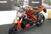 Picture 2 - Ducati SF 848 Street Fighter motorbike