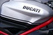 Picture 6 - 2013 Ducati 848 Evo Corse SE - 1 owner with Akrapovic silencers motorbike