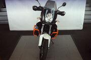 Picture 2 - KTM 990 Adventure R - 2013 Model - Black & White - Touring Bike motorbike