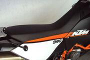 Picture 6 - KTM 990 Adventure R - 2013 Model - Black & White - Touring Bike motorbike
