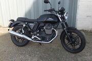 Picture 4 - Moto Guzzi V7 Stone Black MK2 ABS motorbike