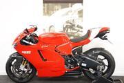 Picture 3 - Ducati Desmosedici RR No. 934 of 1500 – Ultra Rare Rosso Edition motorbike