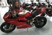 Picture 3 - Ducati 1199R Panigale 250 miles, mint, Termi, lots of carbon fibre motorbike
