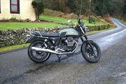 Picture 5 - Moto Guzzi V7 Stone pristine condition with extras motorbike