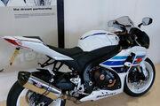 Picture 4 - Suzuki GSXR1000Z 1000cc Super Sport Motorcycle motorbike