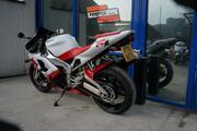 Picture 10 - Yamaha YZF 1000 R1 Red & White 1998 4XV motorbike