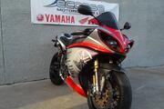 Picture 2 - 2010 Yamaha YZF-R1 1000cc Supersport silver/orange motorbike