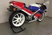 Picture 2 - Honda VFR750 RC30 1988 with 2707 km Original Rare Classic motorbike