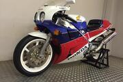 Picture 3 - Honda VFR750 RC30 1988 with 2707 km Original Rare Classic motorbike