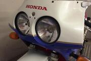 Picture 7 - Honda VFR750 RC30 1988 with 2707 km Original Rare Classic motorbike
