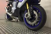 Picture 4 - New Yamaha YZF R1M 2015 MY Only 3 Miles motorbike