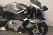 Picture 7 - New Yamaha YZF R1M 2015 MY Only 3 Miles motorbike