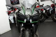 Picture 3 - Kawasaki H2 Ninja, only 295 miles from new motorbike