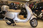 Picture 2 - Vespa LX125 silver 125cc scooter motorbike