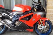 Picture 2 - Aprilia RSV1000R motorbike