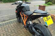Picture 5 - KTM 1290 Super Duke R with Akrapovic, 970 miles, warranty motorbike
