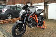 Picture 8 - KTM 1290 Super Duke R with Akrapovic, 970 miles, warranty motorbike
