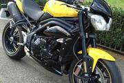 Picture 2 - 2016 Triumph Speed Triple R 94 motorbike