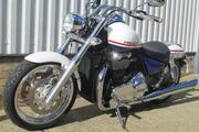 Picture 4 - 2011 Triumph Thunderbird 1700cc. 1 owner. service history. captain America motorbike