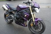 Picture 2 - Triumph Street Triple 675 2012 motorbike