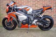 Picture 7 - Honda CBR1000RR ABS 1000cc Supersport Silver motorbike