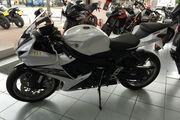 Picture 3 - Suzuki GSXR600, low miles, Yoshimura silencer Sports motorcycle motorbike