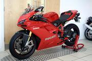 Picture 5 - 2012 Ducati 1198 SP, Red, 6039 Miles, Termis, Lots of Carbon Fibre motorbike