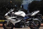 Picture 2 - Triumph Daytona 675 ABS White & Blue motorbike