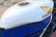 Picture 7 - Honda VFR750 RC30 motorbike