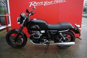 Picture 7 - Moto Guzzi V7 Stone in matt black, 2150 miles, warranty motorbike