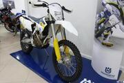 Picture 3 - Husqvarna FE250 2015 White motorbike