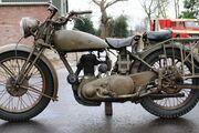 Picture 2 - Norton 16H 500 ex WWII in first paint 1945 with Dutch registration motorbike