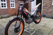 Picture 3 - Trials bike Repsol Montesa 260 motorbike