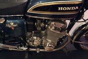 Picture 3 - Honda CB750 FOUR K4 - absolutely beautiful throughout motorbike