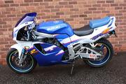 Picture 4 - Suzuki GSXR750 L 1994 749cc motorbike